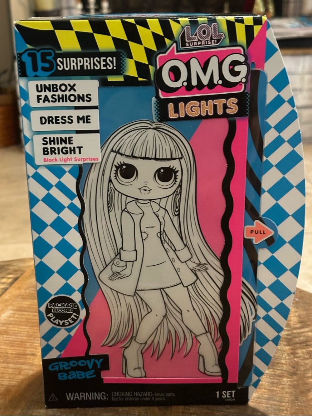 LOL Surprise OMG Lights Groovy Babe Fashion Doll Plus 15 Surprises Sealed New